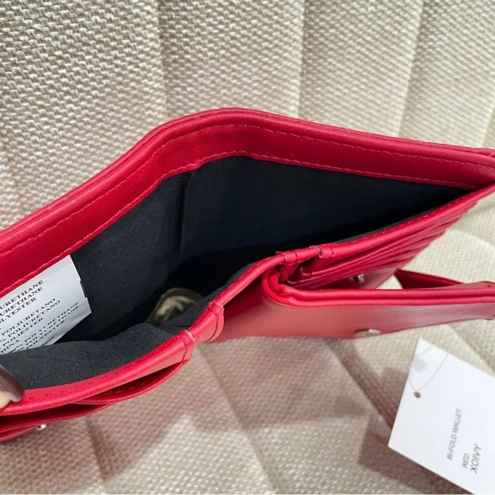 NEW Betsey Johnson Bifold Wallet Women Embossed Heart‎ Snap Zipper Closure